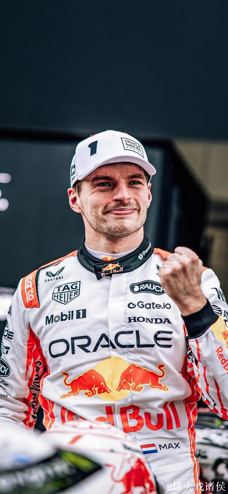 F1拉斯维加斯站排位赛：诺里斯摘得杆位，维斯塔潘紧随其后